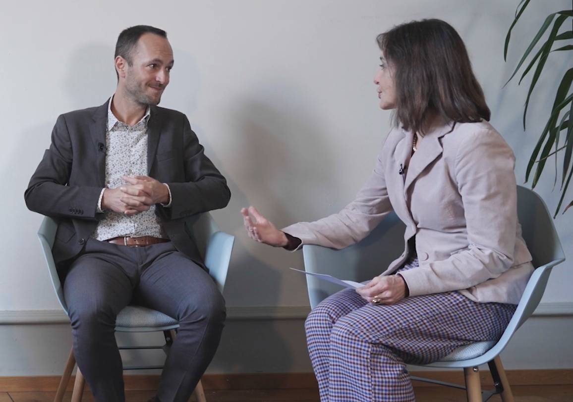 Generalsekretärin Gaby Szöllösy im Gespräch mit SODK-Präsident Mathias Reynard